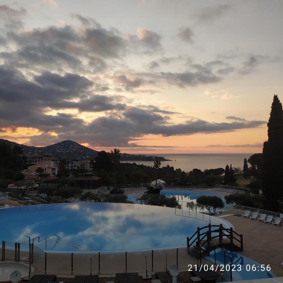 Studio 4P Vue Mer Calme Cap Esterel Saint-Raphaël Extérieur photo